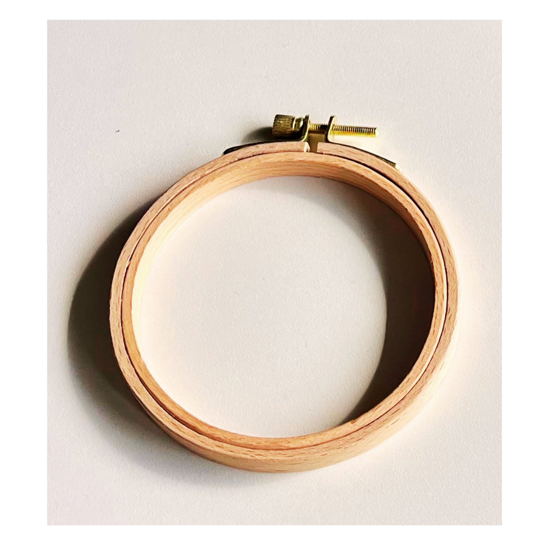 Medium embroidery hoop
