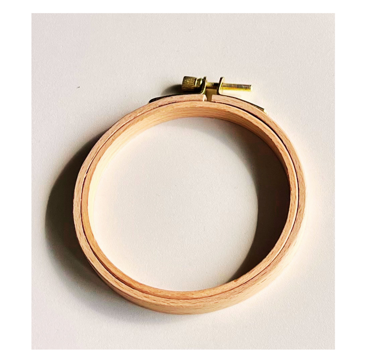Medium embroidery hoop